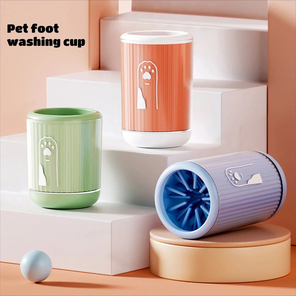 Gobelet nettoyant compact pour pattes